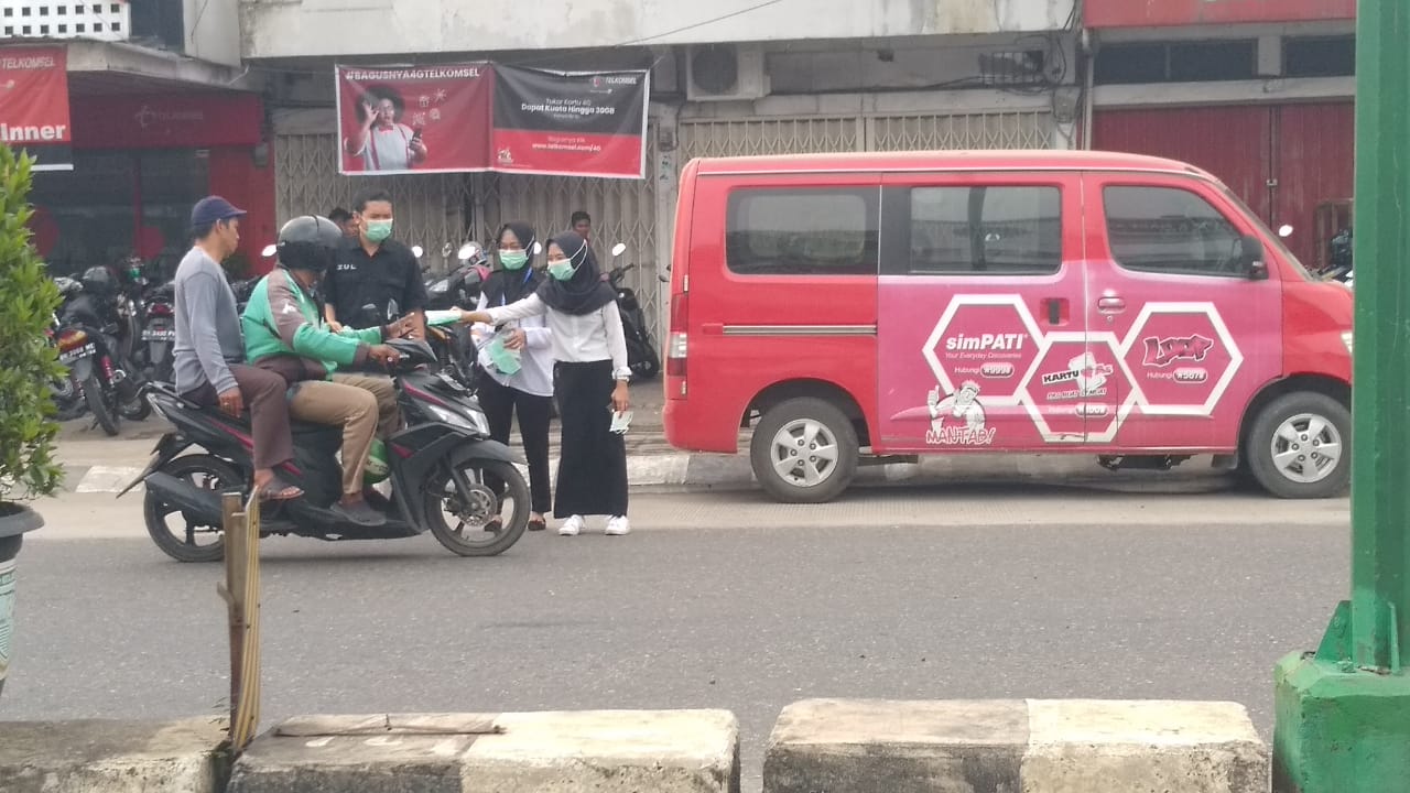BNN Kota Jambi Bagi-bagi Masker Gratis BNN Kota Jambi Bagi-bagi Masker Gratis